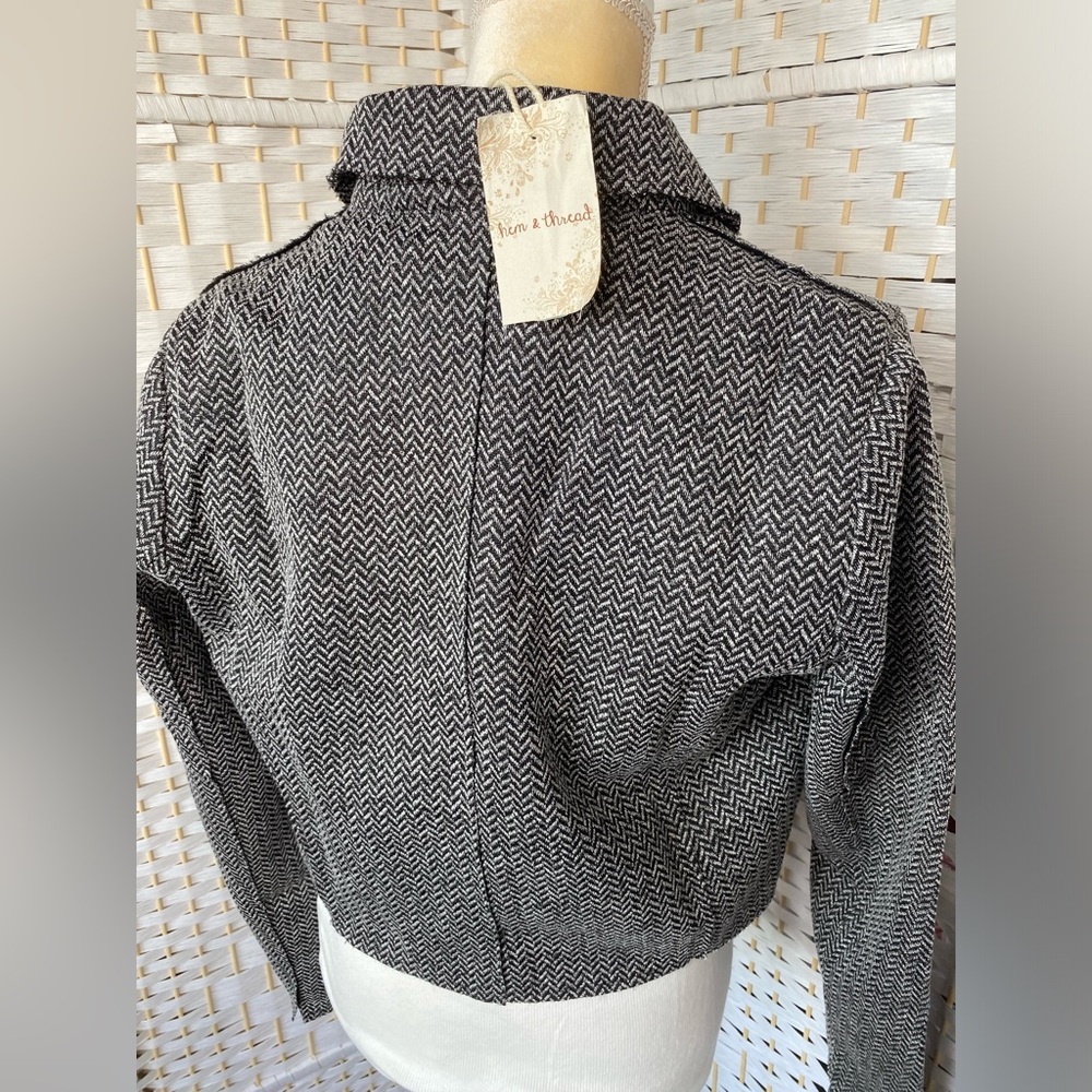 NWT Hem & Thread Chevron Jacquard Textured Crop Blazer flattering 1 button close - Picture 8 of 11